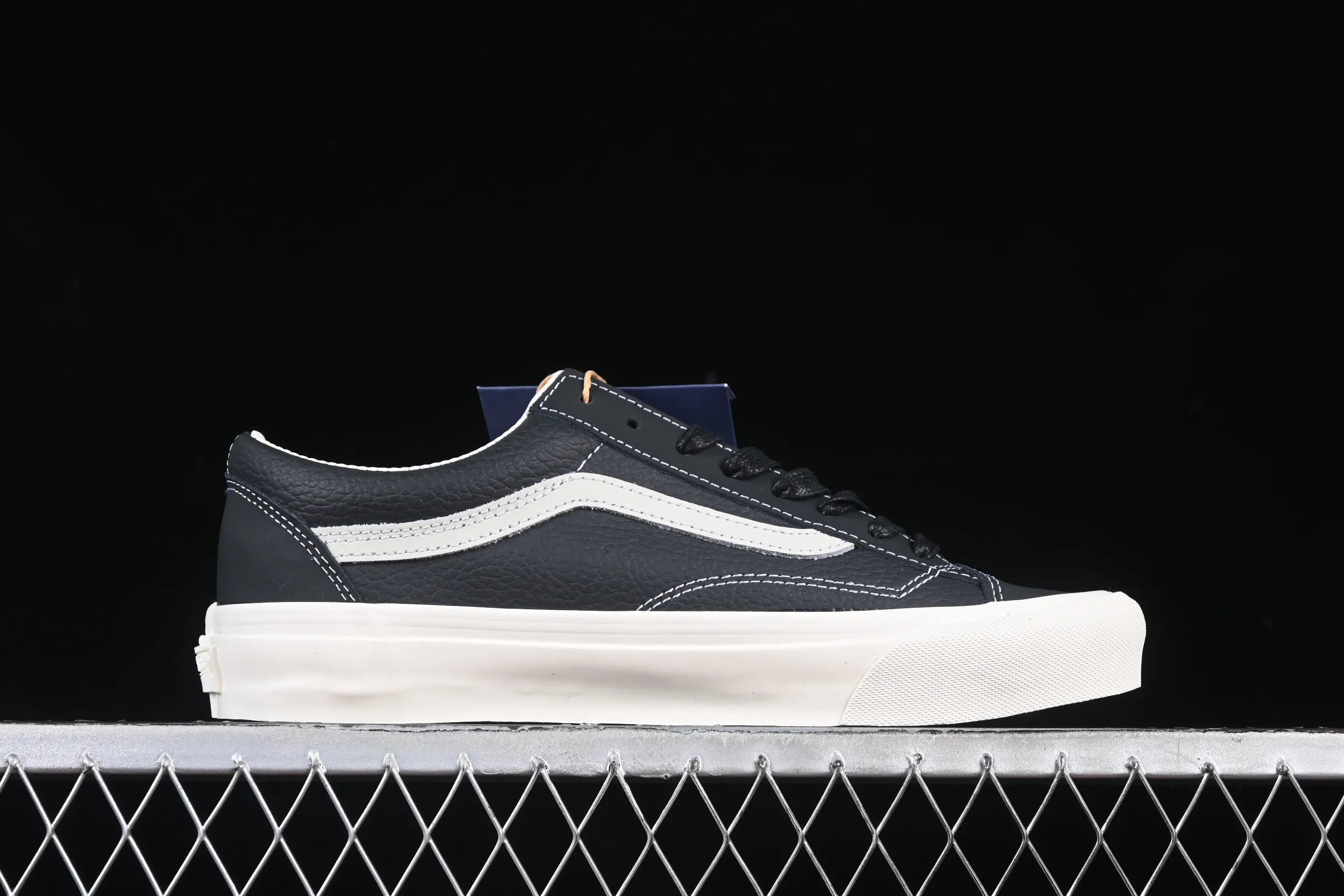 All categories Vans Vans series Vans Low Vans low top Vans Premium Old Skool 36 Vans official high-end full leather retro sneakers VN000D57BLK